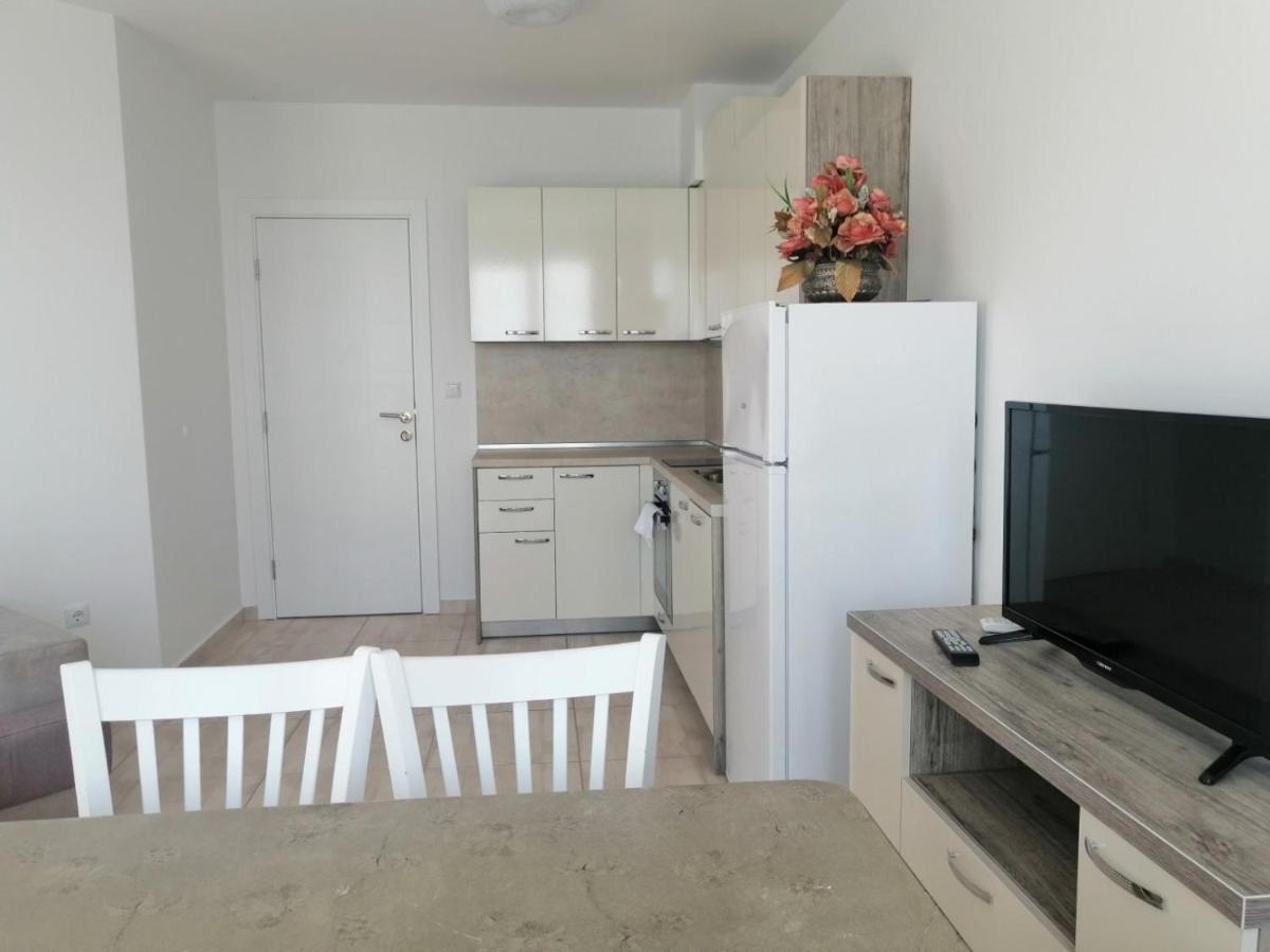 Хоризонт М Apartment Sveti Vlas Bagian luar foto
