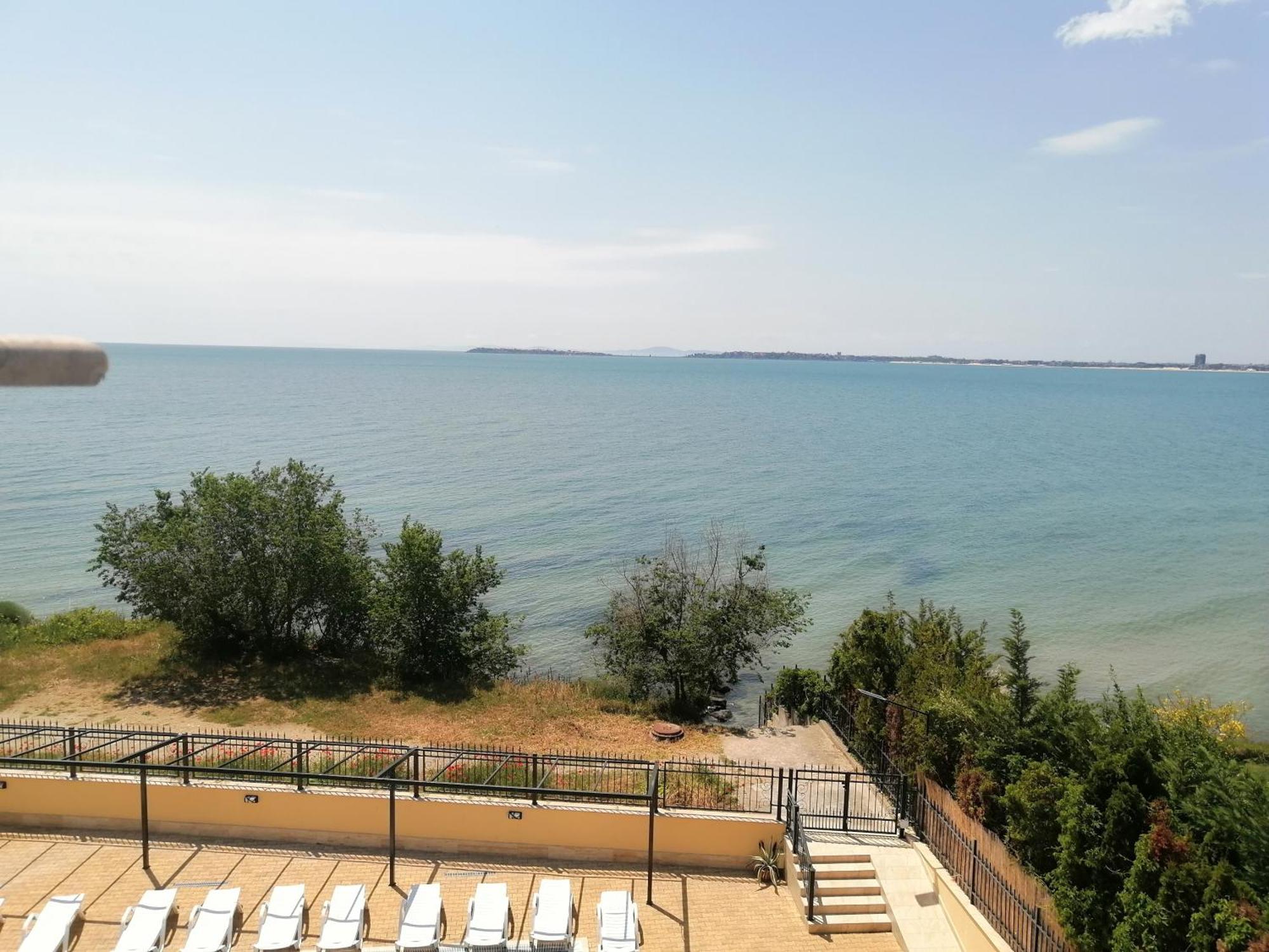 Хоризонт М Apartment Sveti Vlas Bagian luar foto